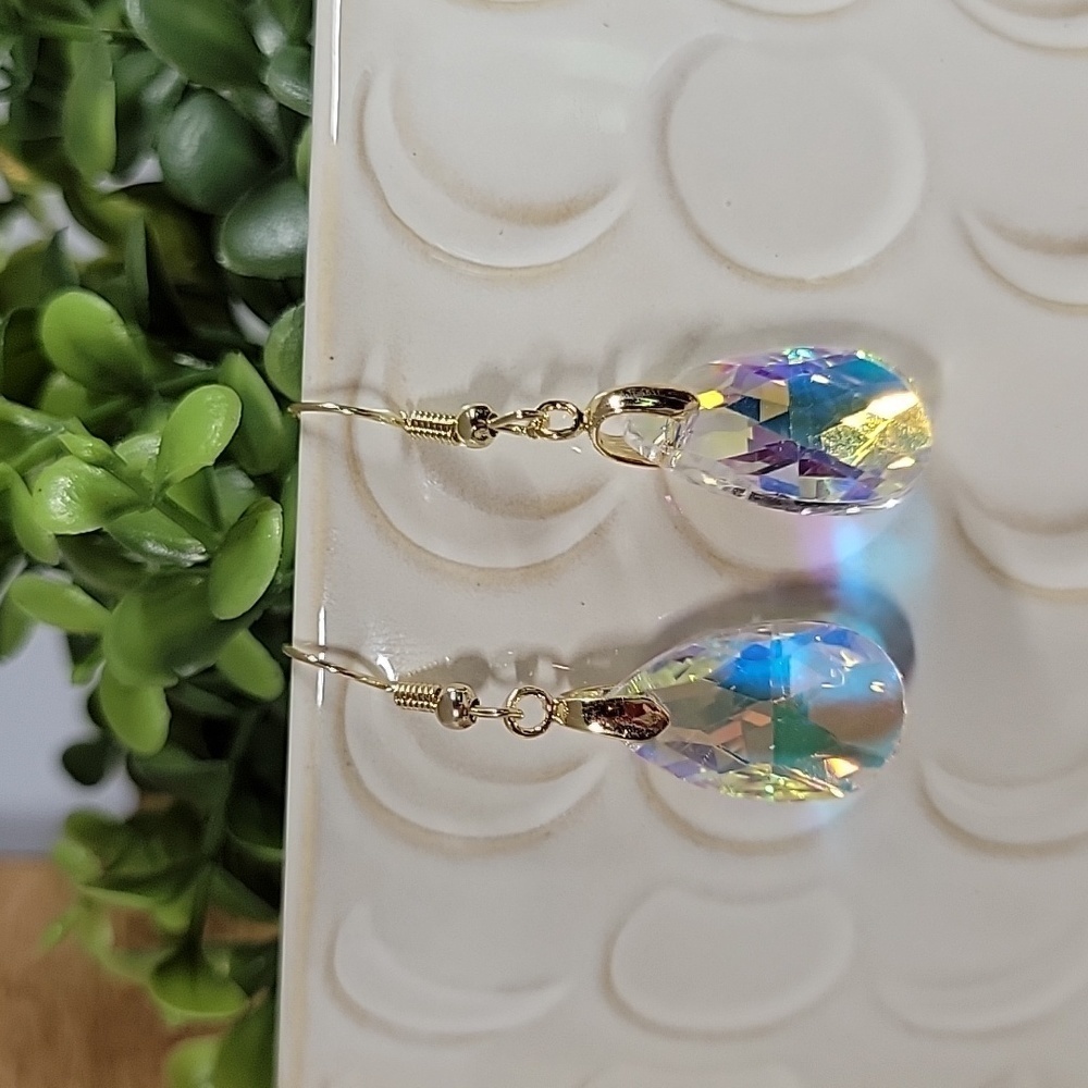 Brilliant Shimmer Teardrop Prism Earrings - Picture 5 of 6